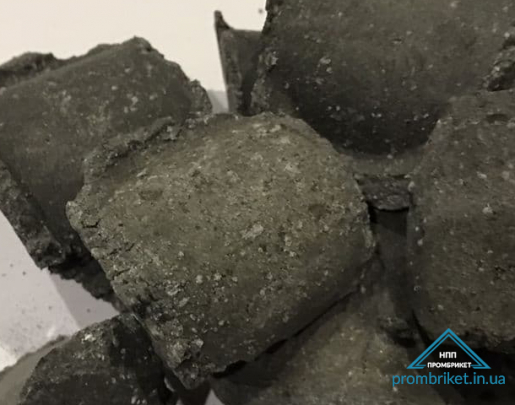 Briquetted calcium aluminate